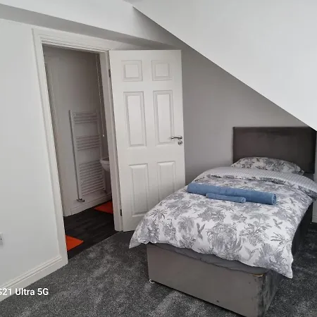 Apartment Upper Castle House
